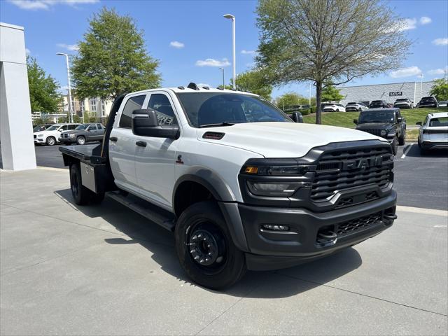 2026 RAM Ram 5500 Chassis Cab RAM 5500 TRADESMAN CHASSIS CREW CAB 4X4 60 CA