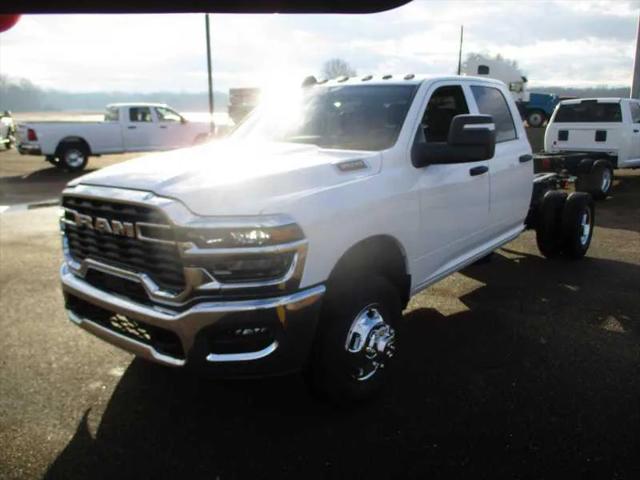 2026 RAM Ram 3500 Chassis Cab RAM 3500 TRADESMAN CREW CAB CHASSIS 4X4 60 CA