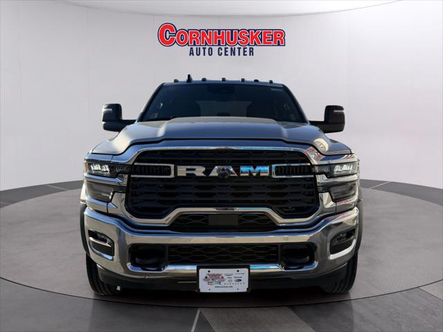 2026 RAM 5500 Chassis RAM 5500 TRADESMAN CHASSIS CREW CAB 4X4 84 CA