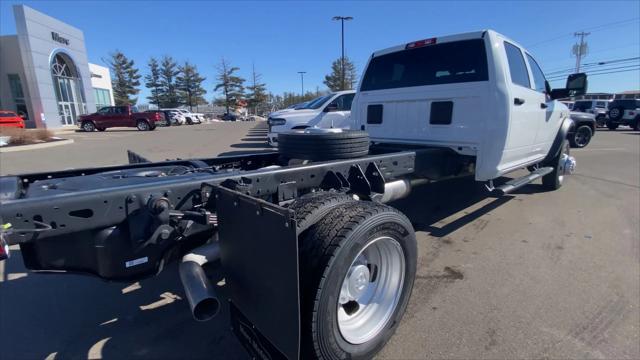 2026 RAM Ram 5500 Chassis Cab RAM 5500 TRADESMAN CHASSIS CREW CAB 4X4 84 CA 2026 RAM Ram 5500 Chassis Cab RAM 5500 TRADESMAN CHASSIS CREW CAB 4X4 84 CA