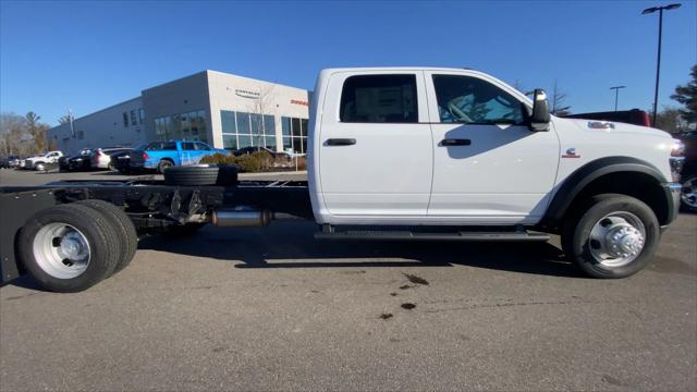 2026 RAM Ram 5500 Chassis Cab RAM 5500 TRADESMAN CHASSIS CREW CAB 4X4 84 CA