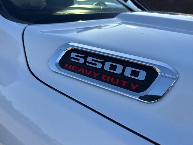 2026 RAM Ram 5500 Chassis Cab RAM 5500 TRADESMAN CHASSIS REGULAR CAB 4X4 84 CA