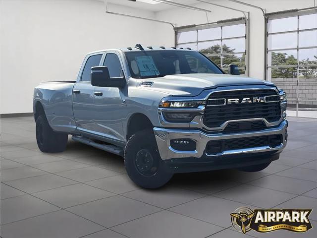 2026 RAM Ram 3500 RAM 3500 TRADESMAN CREW CAB 4X4 8 BOX