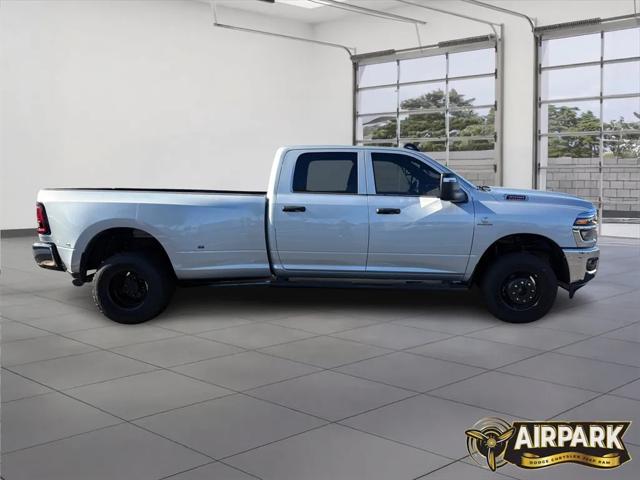 2026 RAM Ram 3500 RAM 3500 TRADESMAN CREW CAB 4X4 8 BOX