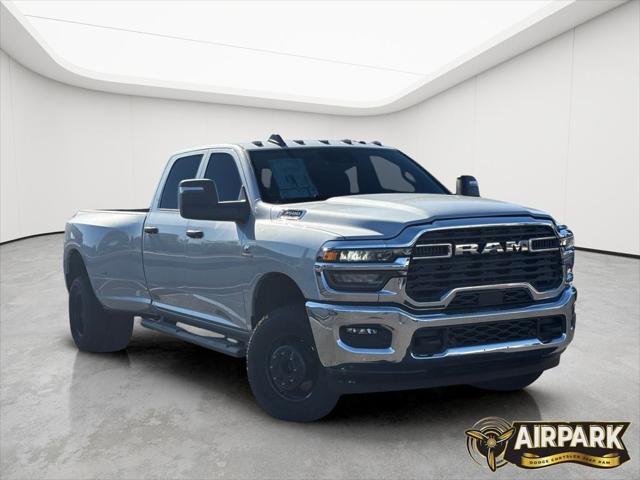 2026 RAM Ram 3500 RAM 3500 TRADESMAN CREW CAB 4X4 8 BOX