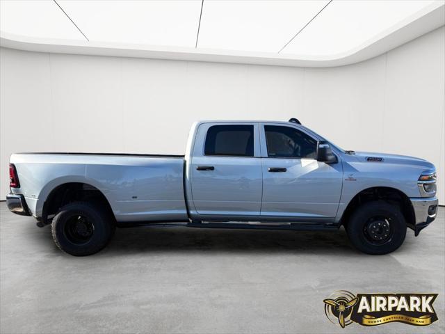 2026 RAM Ram 3500 RAM 3500 TRADESMAN CREW CAB 4X4 8 BOX