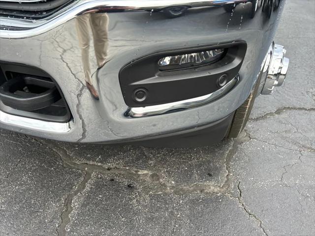 2026 RAM Ram 3500 RAM 3500 TRADESMAN CREW CAB 4X4 8 BOX