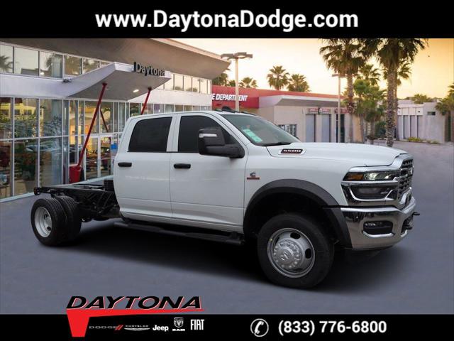 2026 RAM Ram 5500 Chassis Cab RAM 5500 TRADESMAN CHASSIS CREW CAB 4X4 60 CA