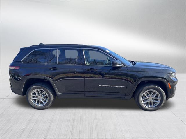 2025 Jeep Grand Cherokee Laredo 4x2