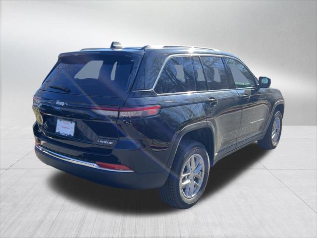 2025 Jeep Grand Cherokee Laredo 4x2