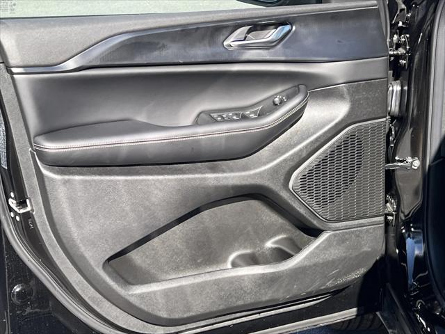 2025 Jeep Grand Cherokee Laredo 4x2
