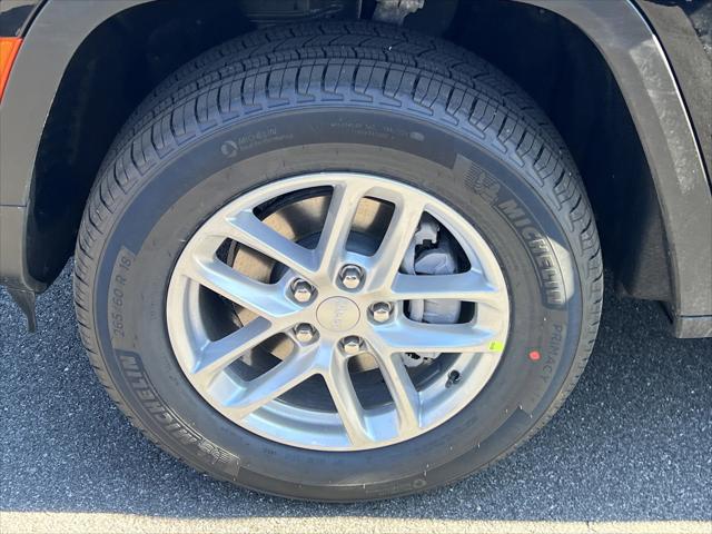 2025 Jeep Grand Cherokee Laredo 4x2