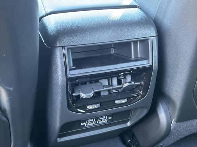 2025 Jeep Grand Cherokee Laredo 4x2