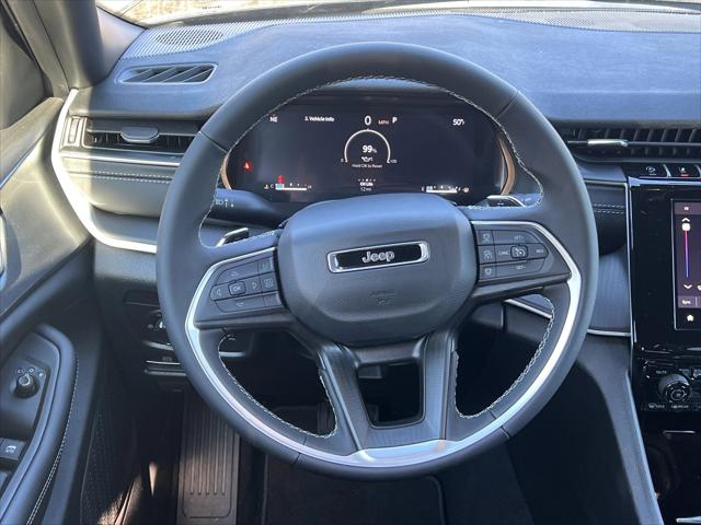 2025 Jeep Grand Cherokee Laredo 4x2