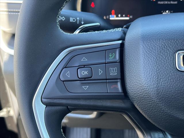 2025 Jeep Grand Cherokee Laredo 4x2