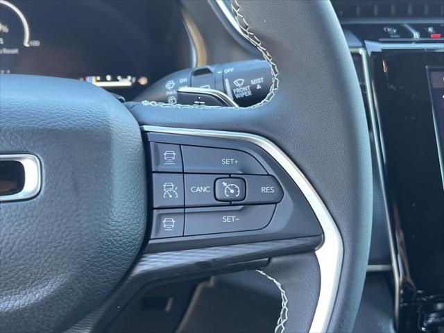 2025 Jeep Grand Cherokee Laredo 4x2