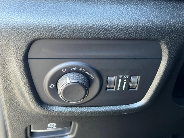 2025 Jeep Grand Cherokee Laredo 4x2