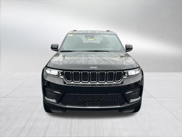 2025 Jeep Grand Cherokee GRAND CHEROKEE LAREDO 4X2