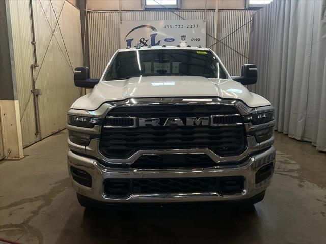 2026 RAM Ram 3500 RAM 3500 TRADESMAN CREW CAB 4X4 8 BOX
