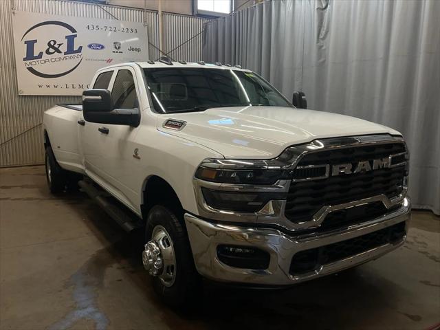2026 RAM Ram 3500 RAM 3500 TRADESMAN CREW CAB 4X4 8 BOX