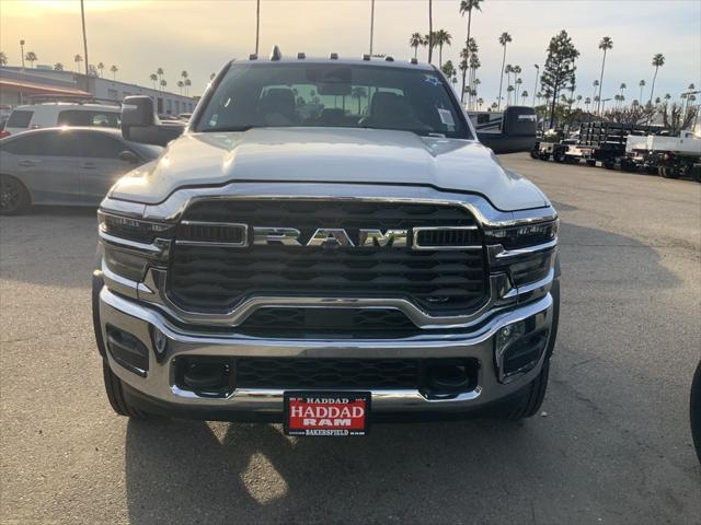 2026 RAM Ram 5500 Chassis Cab RAM 5500 TRADESMAN CHASSIS CREW CAB 4X4 60 CA