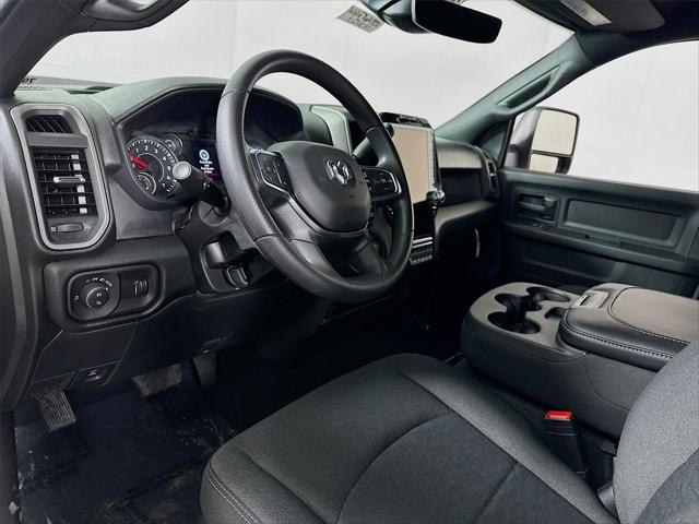2026 RAM Ram 3500 RAM 3500 TRADESMAN CREW CAB 4X4 64 BOX