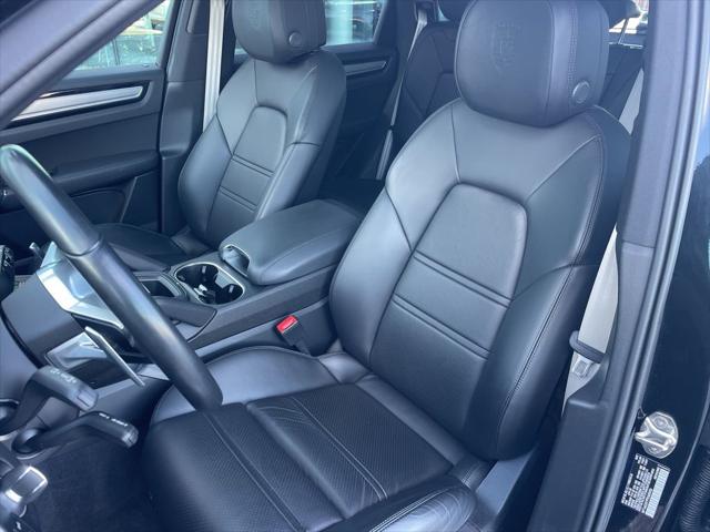 2023 Porsche Cayenne Platinum Edition