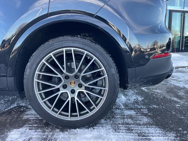 2023 Porsche Cayenne Platinum Edition