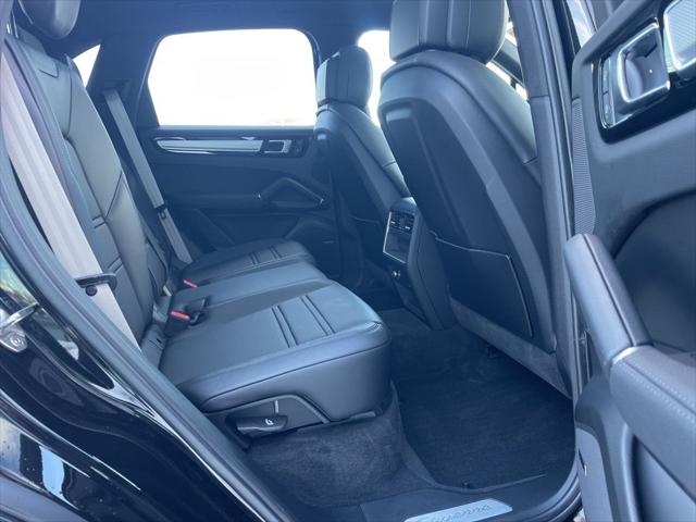 2023 Porsche Cayenne Platinum Edition