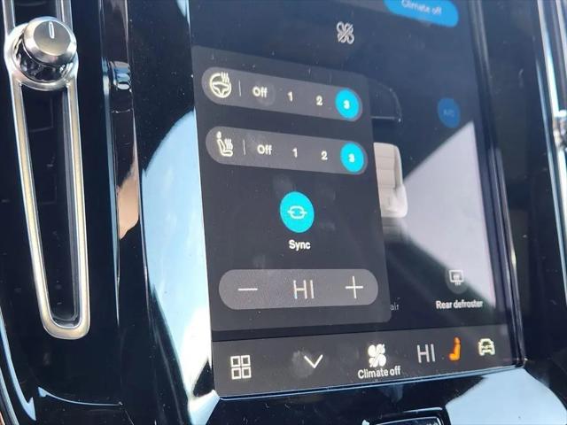 2026 Volvo XC40 Ultra, B5 AWD Gas (mild hybrid), Dark