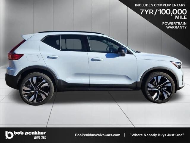 2026 Volvo XC40 Ultra, B5 AWD Gas (mild hybrid), Dark