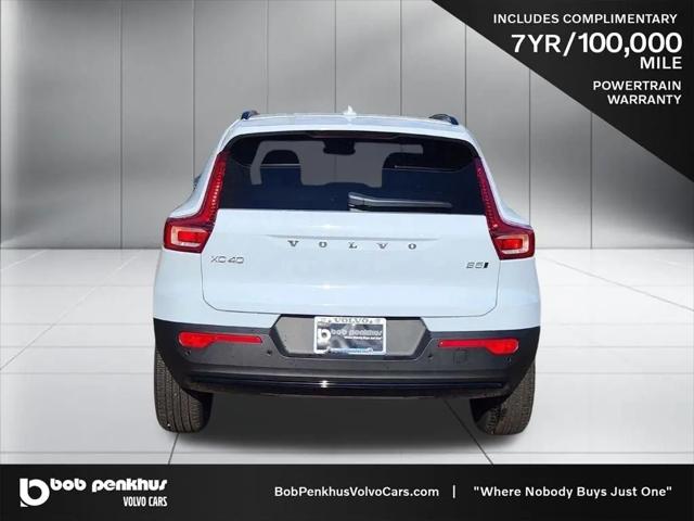 2026 Volvo XC40 Ultra, B5 AWD Gas (mild hybrid), Dark