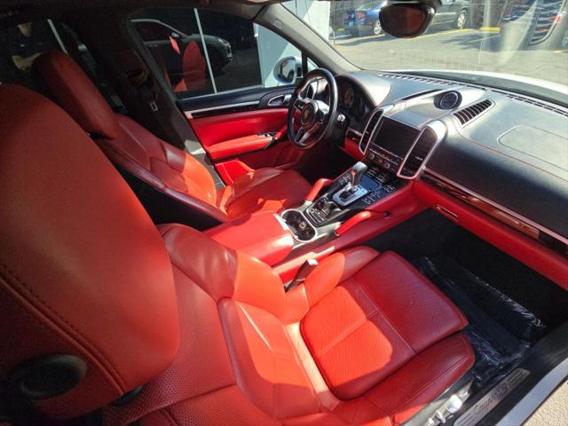2016 Porsche Cayenne S