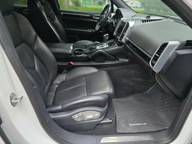 2017 Porsche Cayenne Platinum Edition