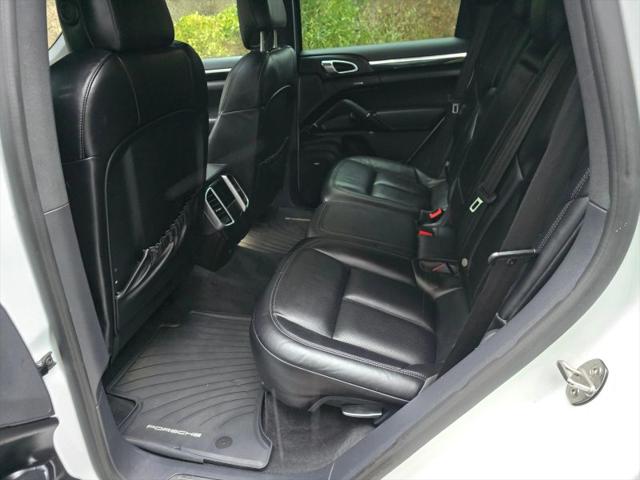 2017 Porsche Cayenne Platinum Edition