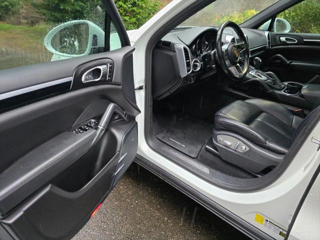 2017 Porsche Cayenne Platinum Edition