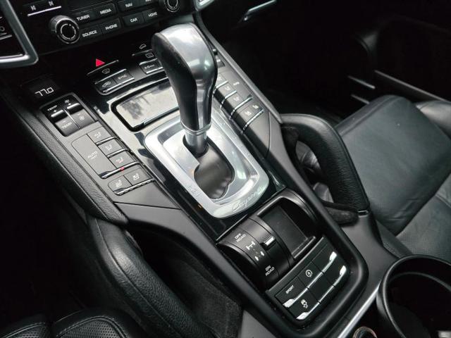 2017 Porsche Cayenne Platinum Edition