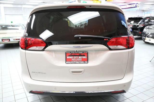 2017 Chrysler Pacifica Touring-L
