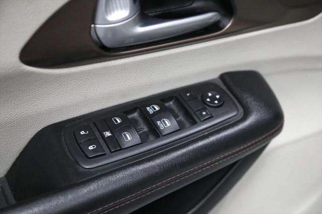 2017 Chrysler Pacifica Touring-L