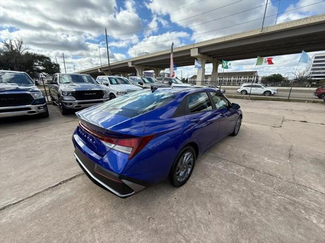2024 Hyundai Elantra SEL