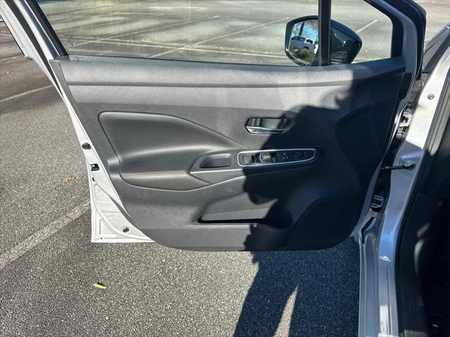 2025 Nissan Versa 1.6 SR