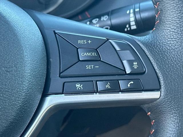 2025 Nissan Versa 1.6 SR