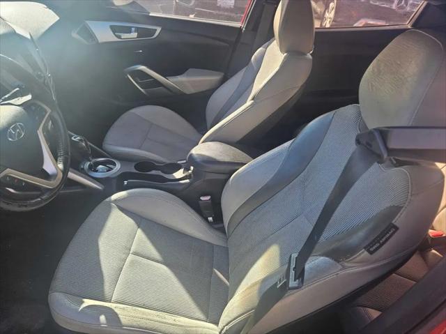 2013 Hyundai Veloster Base w/Gray