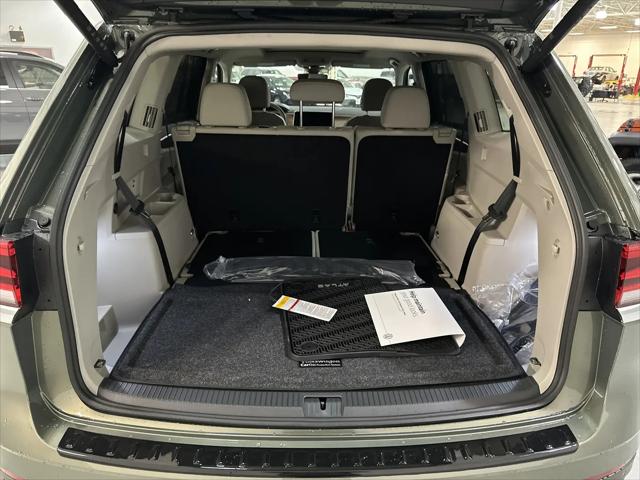 2026 Volkswagen Atlas SE with Technology