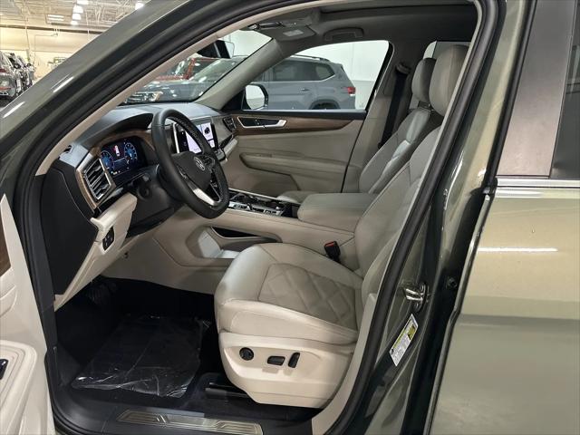 2026 Volkswagen Atlas SE with Technology