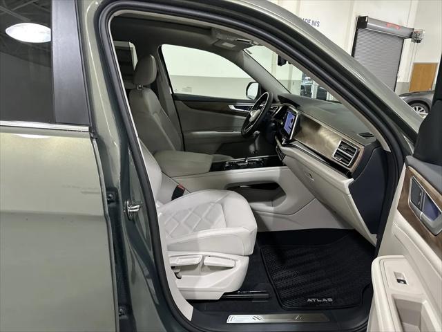 2026 Volkswagen Atlas SE with Technology
