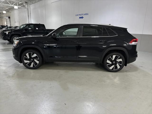 2026 Volkswagen Atlas Cross Sport SE with Technology
