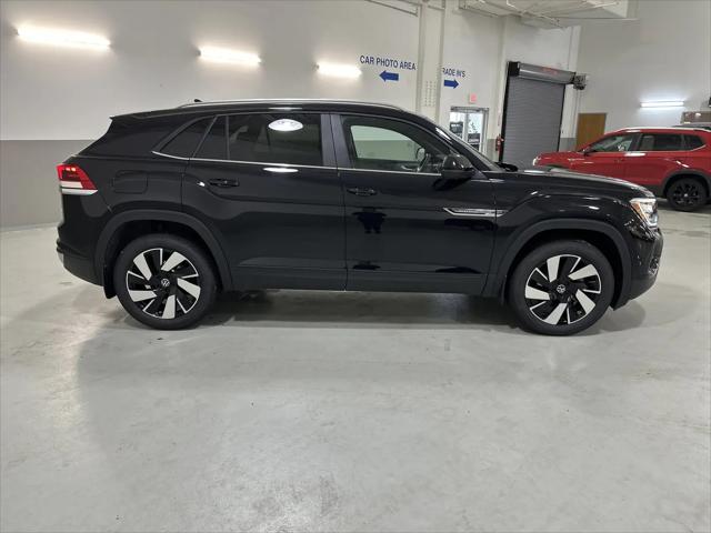 2026 Volkswagen Atlas Cross Sport SE with Technology