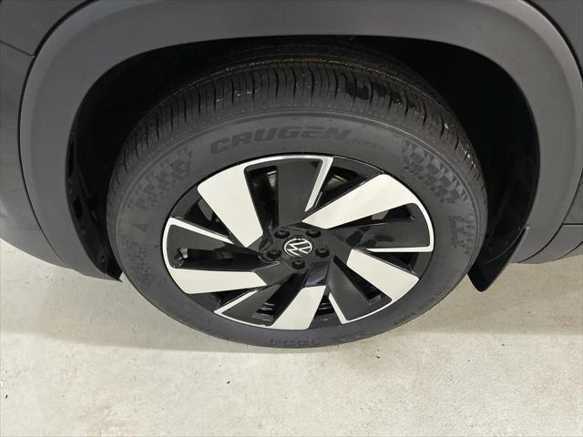 2026 Volkswagen Atlas Cross Sport SE with Technology