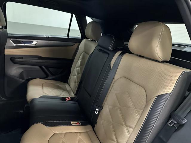 2026 Volkswagen Atlas Cross Sport SE with Technology